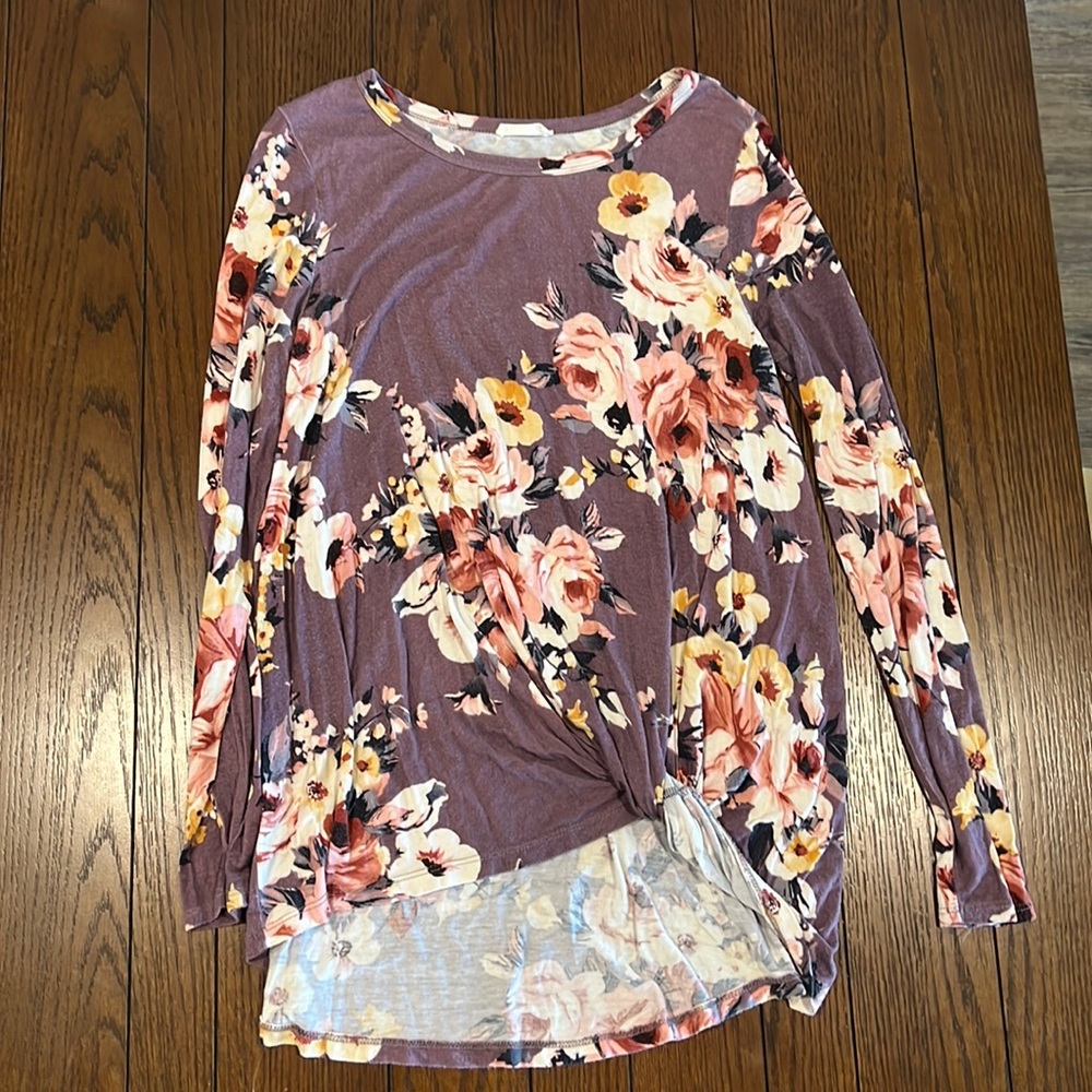 Flower shirt with long back